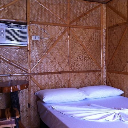 Bamboo House Beach alojamiento&restaurante Puerto Galera Exterior foto